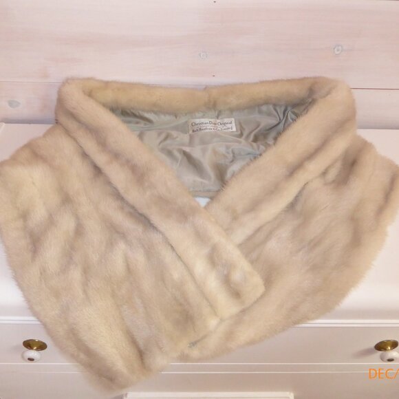 Christian Dior Original  Blonde Mink Fur Wrap from Holt Renfrew - Stunning - Picture 16 of 16